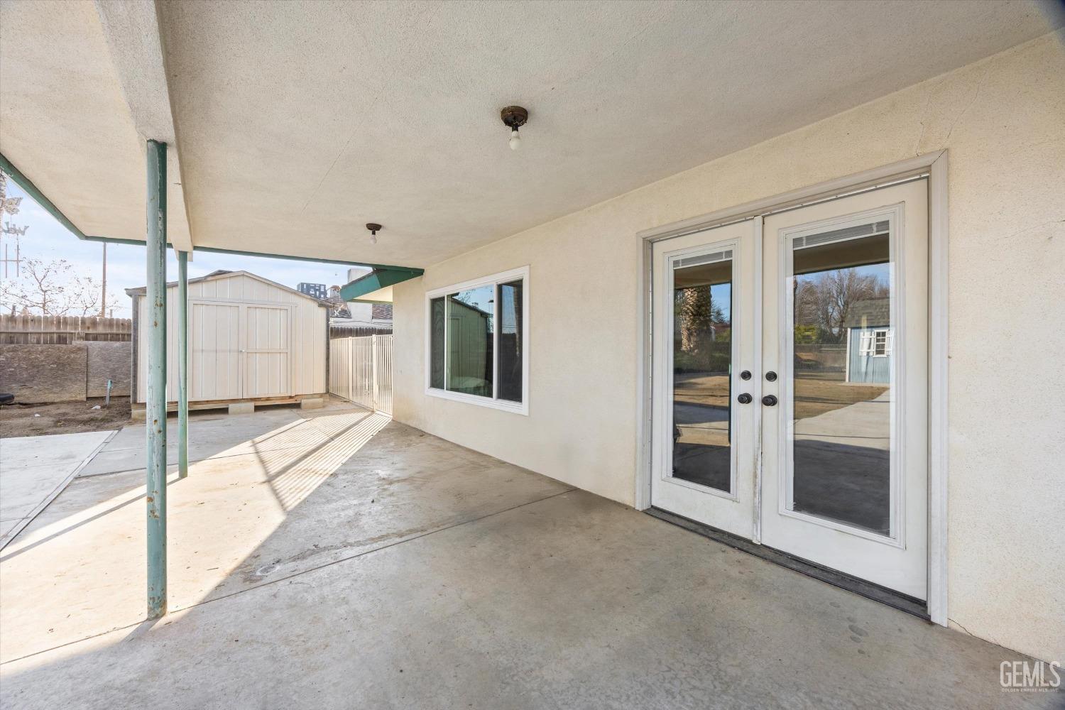 Undisclosed Address Bakersfield, CA 93308 - Photo 21 of 33 a view of a big room with closet and windows