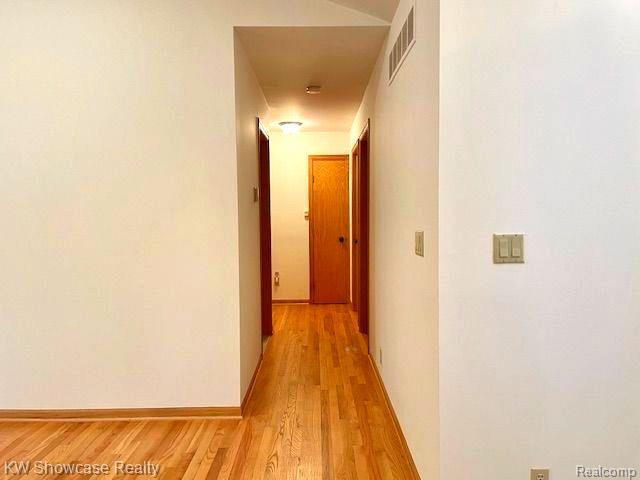 3005 East Commerce Road Commerce Township, MI 48382 - Photo 18 of 39 Gallery Image 18