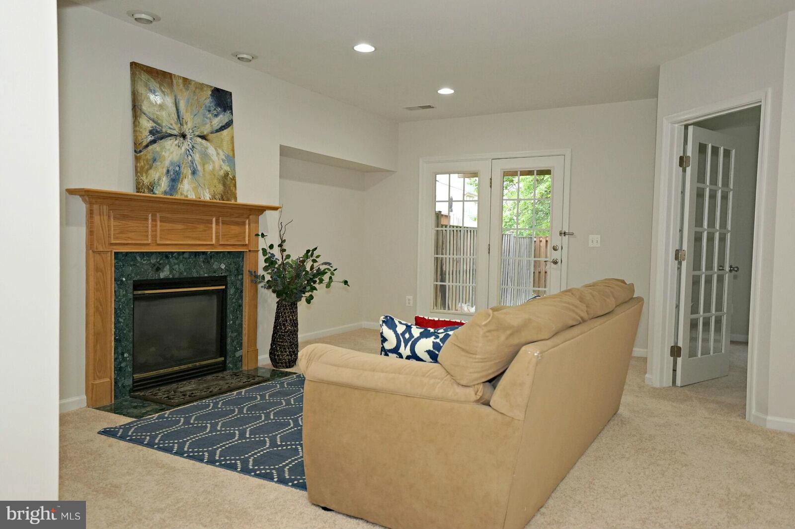 43388 Allisons Ridge Terrace Ashburn, VA 20148 - Photo 2 of 30 Family Room