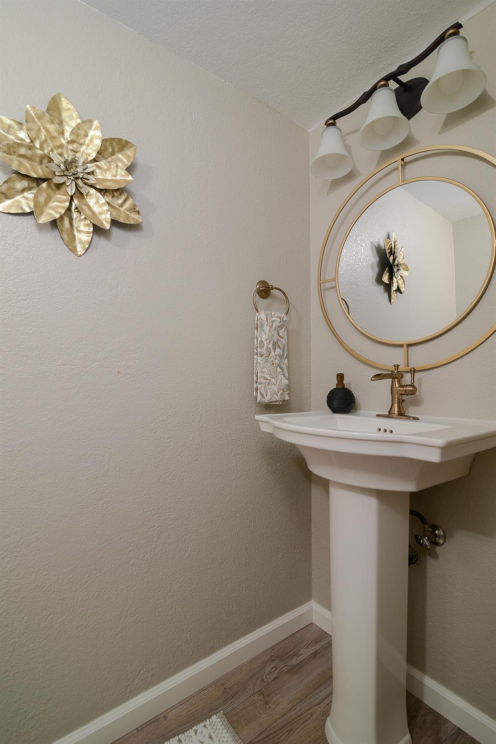 4055 Alex Lane Carmichael, CA 95608 - Photo 14 of 47