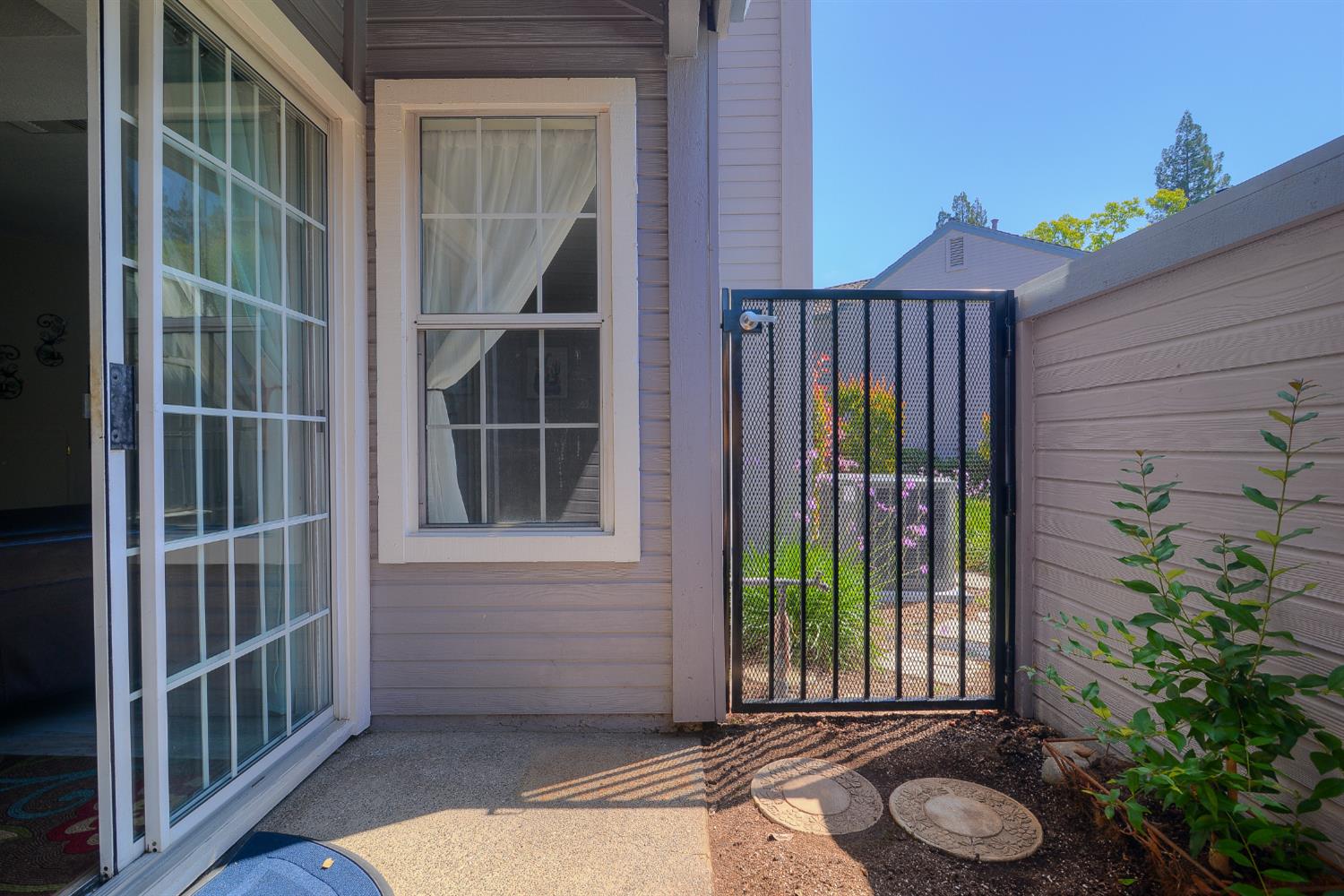 4055 Alex Lane Carmichael, CA 95608 - Photo 22 of 47