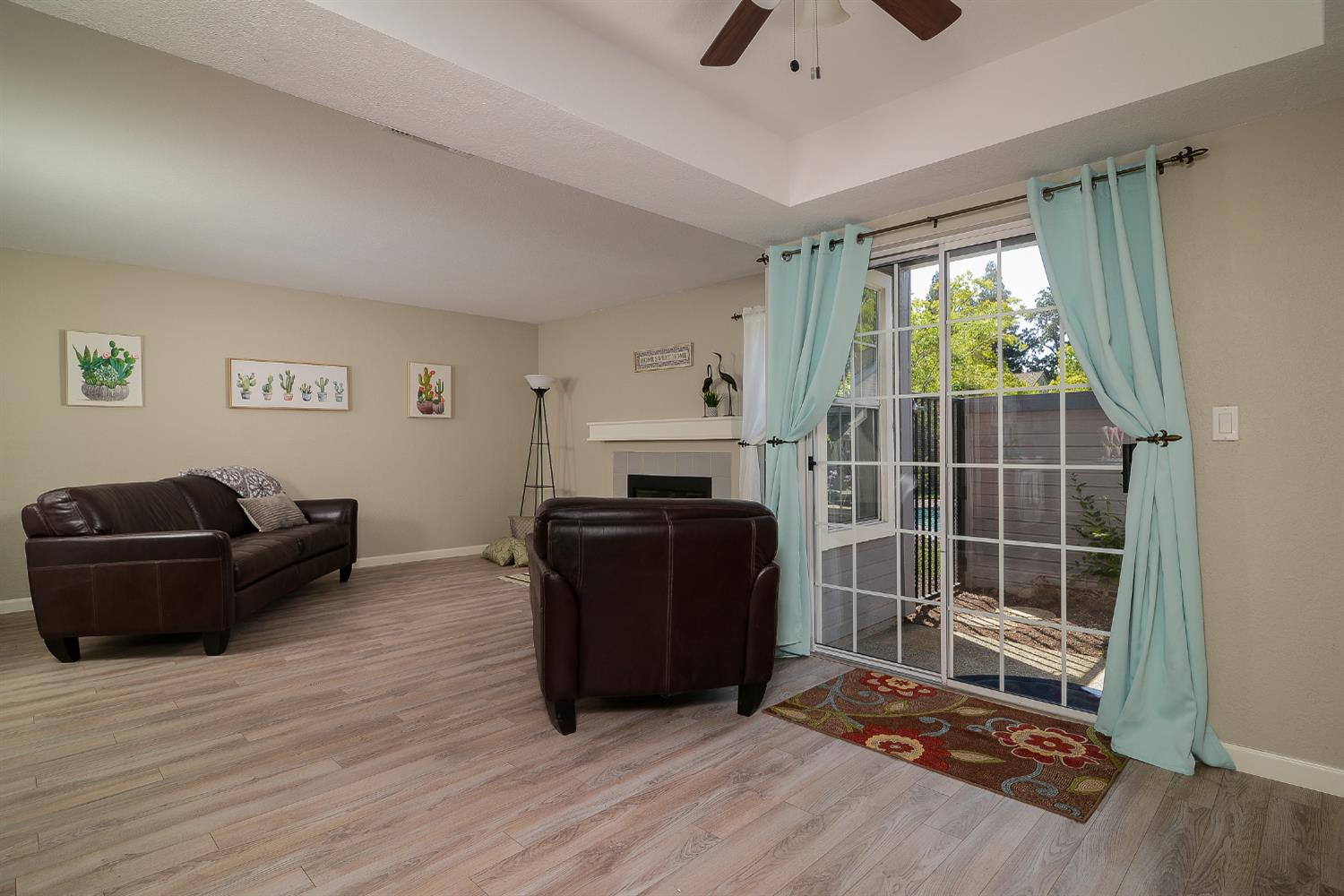 4055 Alex Lane Carmichael, CA 95608 - Photo 5 of 47 a living room with furniture and a window