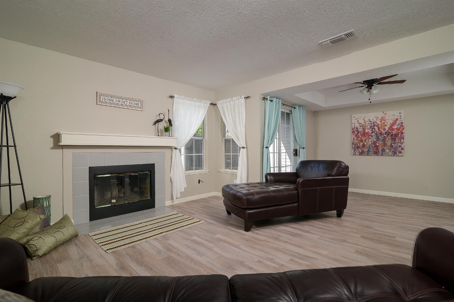 4055 Alex Lane Carmichael, CA 95608 - Photo 6 of 47