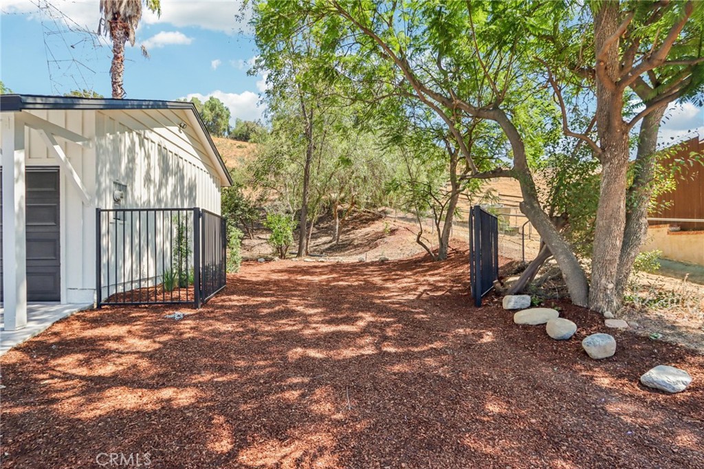 11060 Vanda Way Sun Valley, CA 91352 - Photo 29 of 43 a view of a backyard with trees