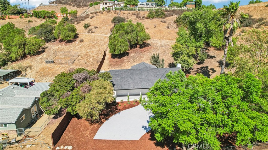 11060 Vanda Way Sun Valley, CA 91352 - Photo 33 of 43 an aerial view of a house with a yard and lake view