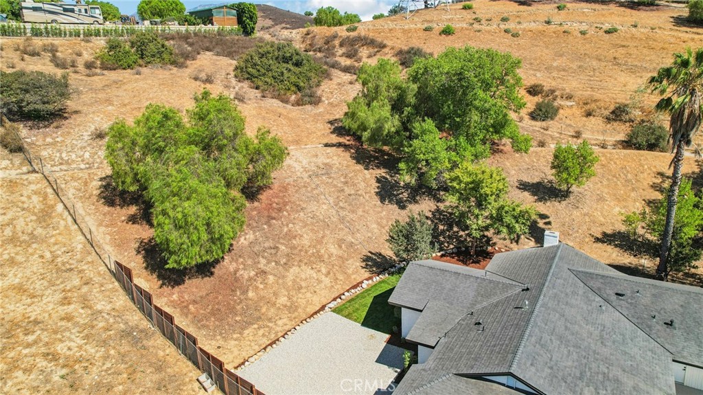 11060 Vanda Way Sun Valley, CA 91352 - Photo 37 of 43 a view of a backyard of a house
