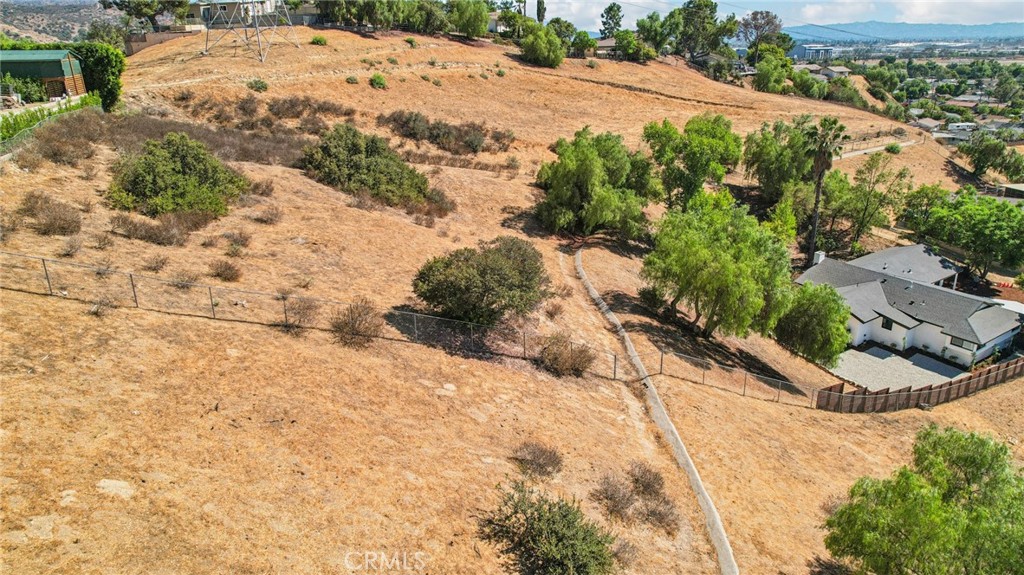 11060 Vanda Way Sun Valley, CA 91352 - Photo 40 of 43 a view of a backyard of a house