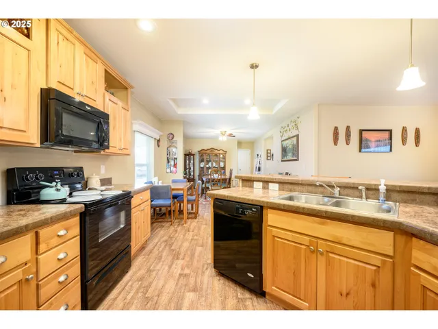 $170,000 | 4155 Northeast Three Mile Lane, Unit 85, McMinnville, OR 97128