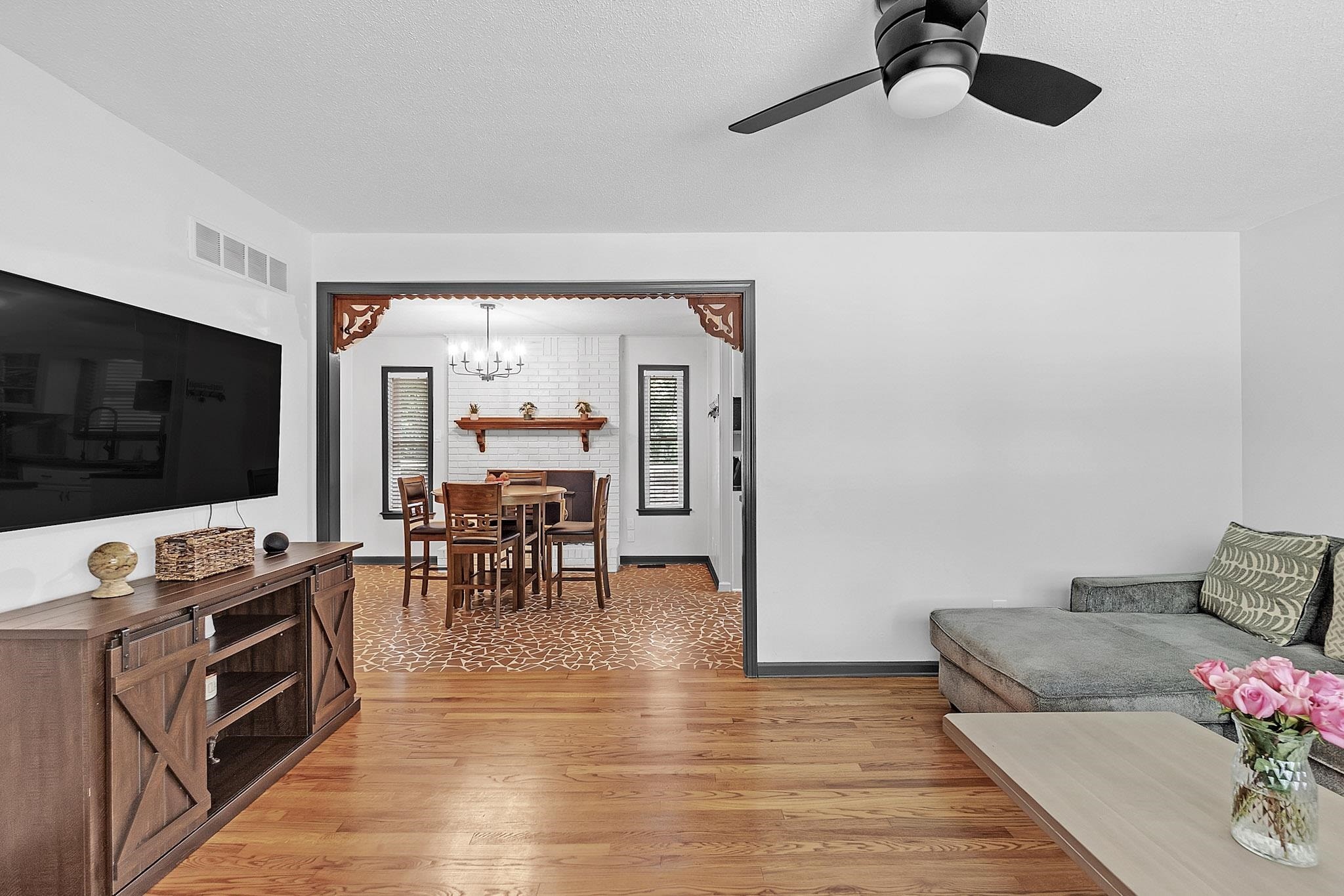 2234 Highway 301 Hernando, MS 38632 - Photo 7 of 27 a living room with furniture and a flat screen tv