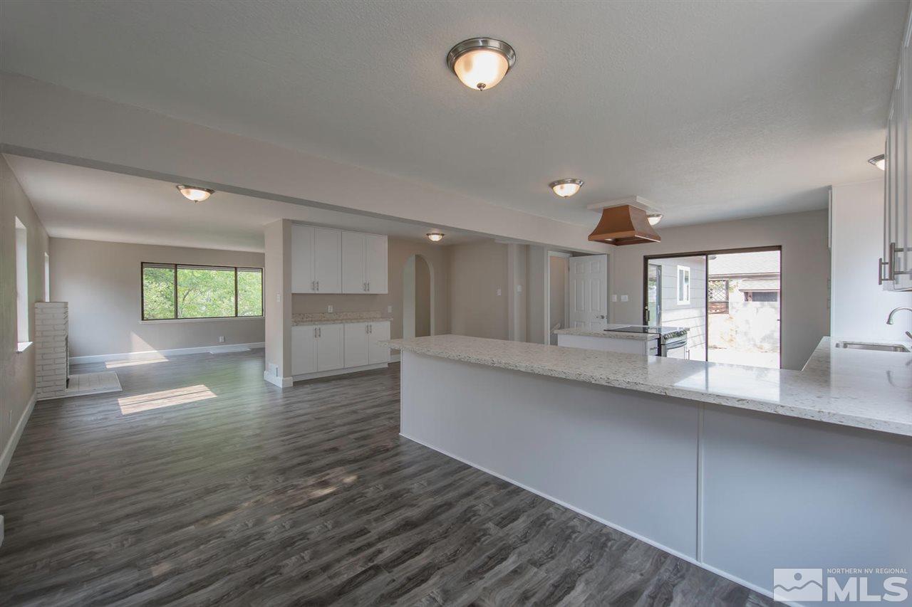 1820 Elmcrest Drive Reno, NV 89503 - Photo 4 of 19 Photo 4