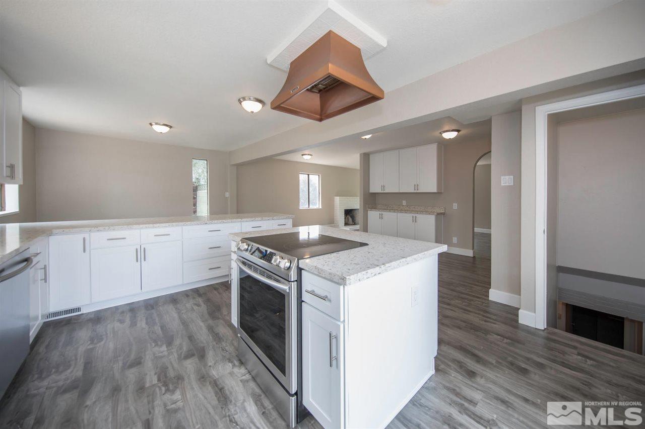 1820 Elmcrest Drive Reno, NV 89503 - Photo 7 of 19 Photo 7