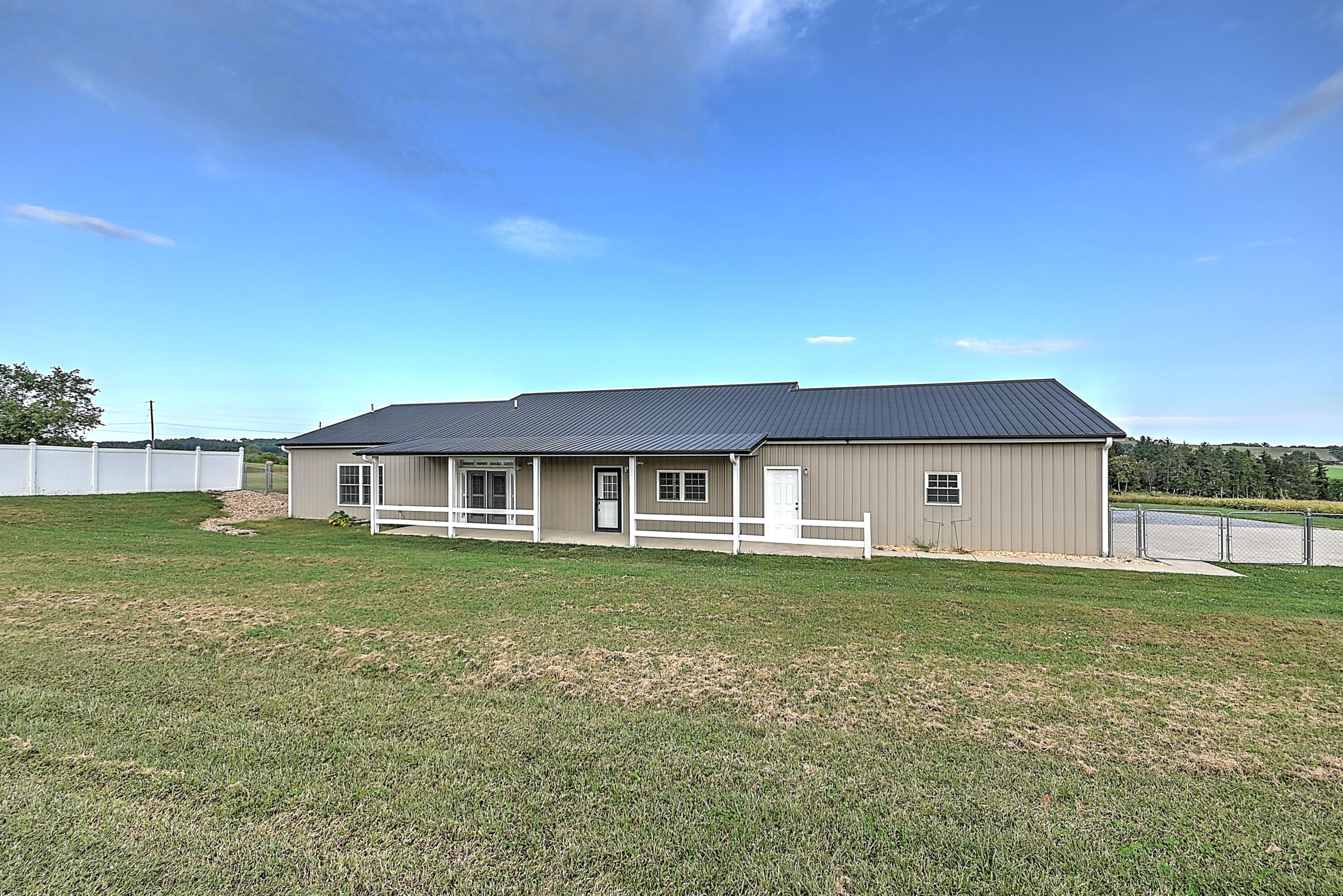 335 Nolichuckey Road Greeneville, TN 37743 - Photo 2 of 51 Noli_-49