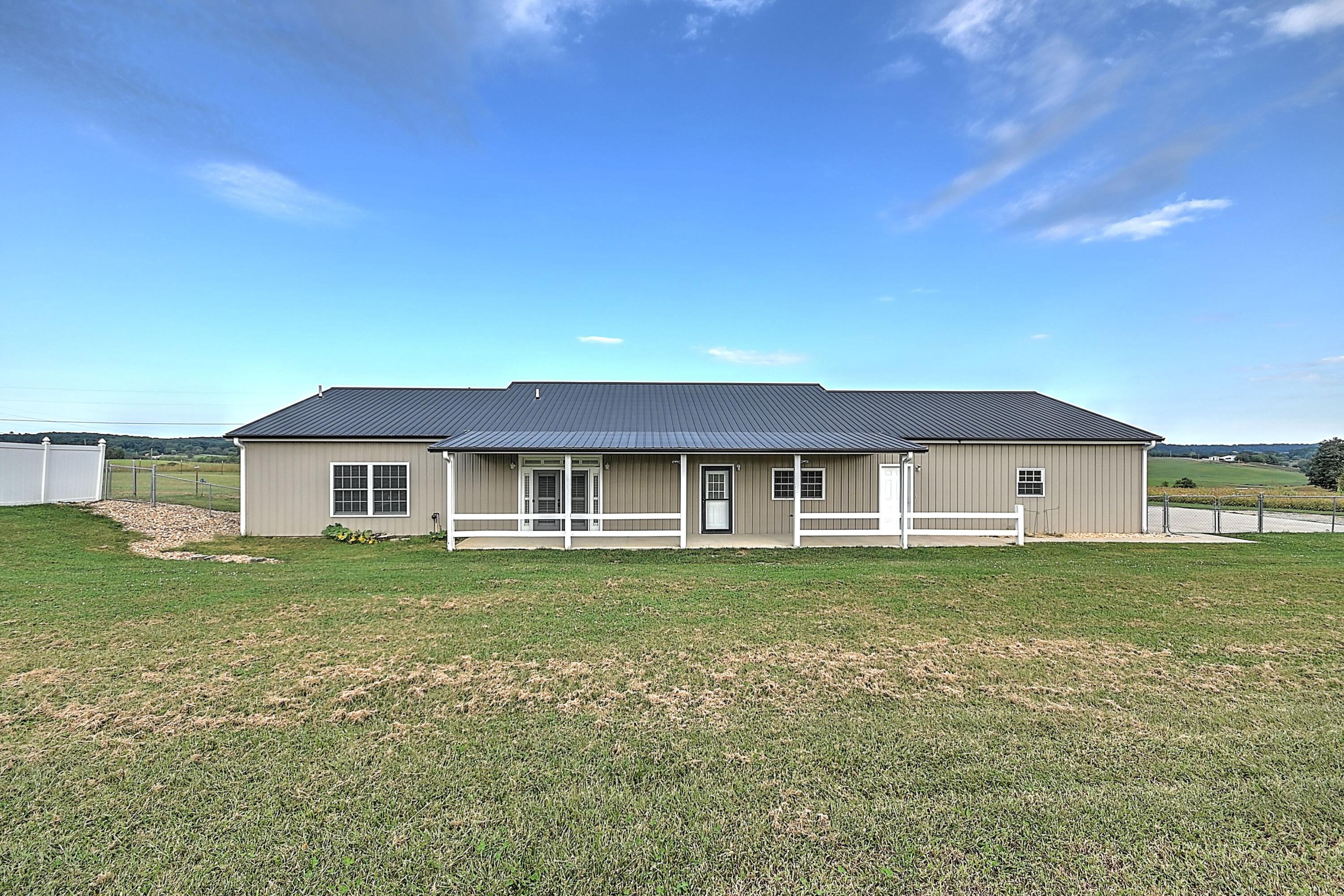 335 Nolichuckey Road Greeneville, TN 37743 - Photo 3 of 51 Noli_-48