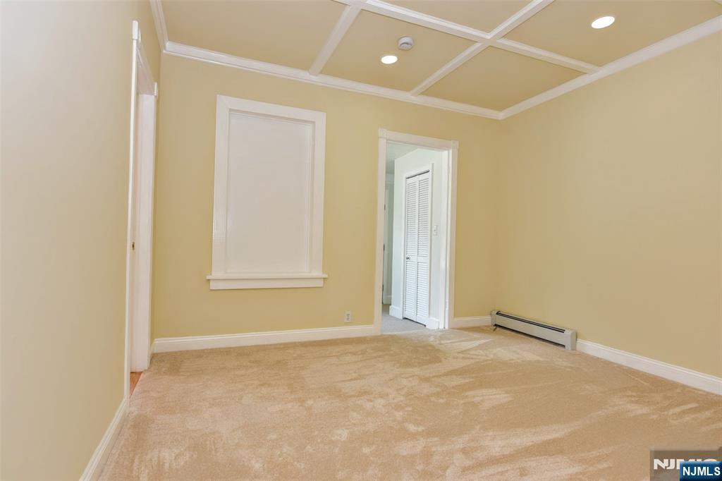 52 Central Avenue Butler, NJ 07405 - Photo 8 of 34
