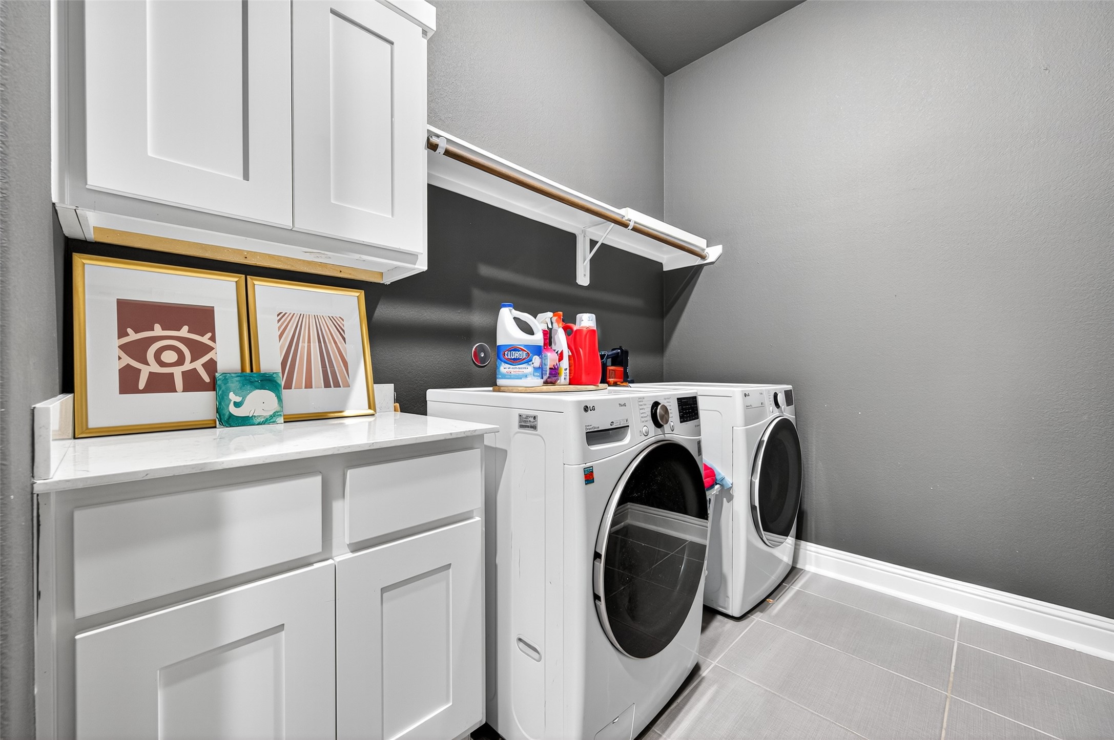 46 Sundown Ridge Place Tomball, TX 77375 - Photo 17 of 46 a utility room with dryer and washer