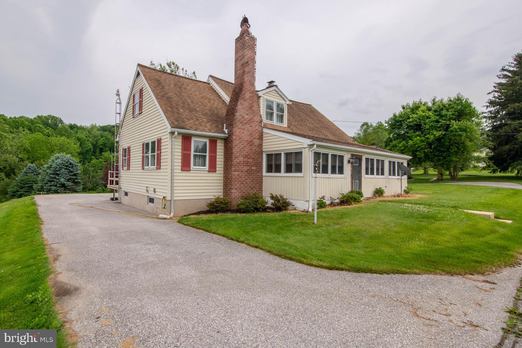 2405 Croll School Road York, PA 17403 - Photo 1 of 32 Gallery Image 1