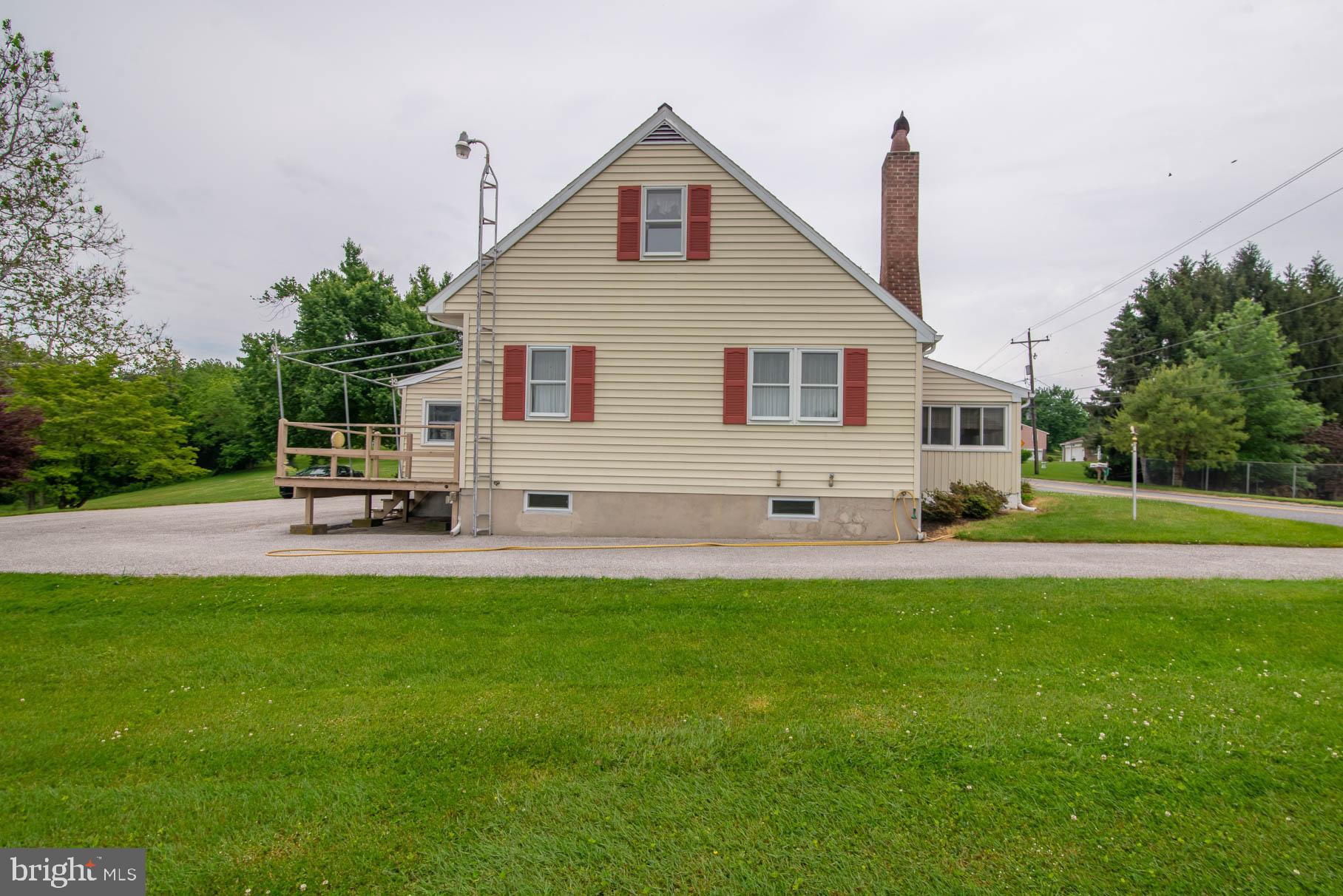 2405 Croll School Road York, PA 17403 - Photo 2 of 32 Gallery Image 2