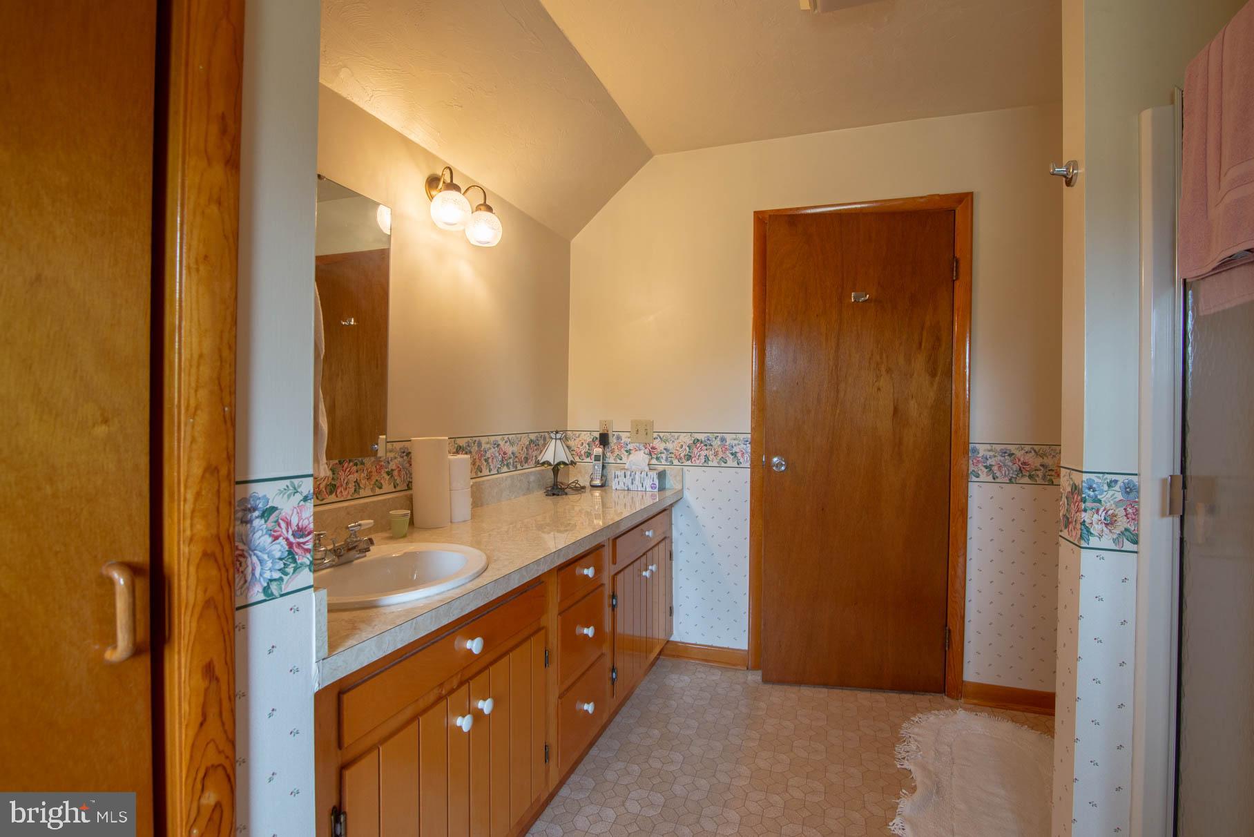 2405 Croll School Road York, PA 17403 - Photo 16 of 32 Gallery Image 16