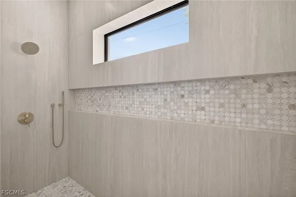 $725,000 | 13 Northwest 35th Place, Cape Coral, FL 33993