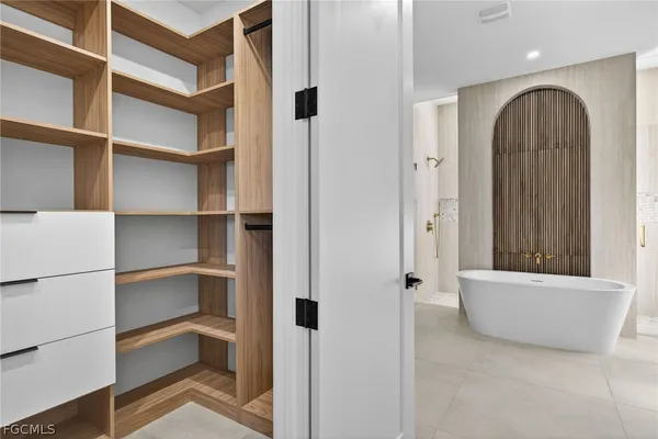 $725,000 | 13 Northwest 35th Place, Cape Coral, FL 33993