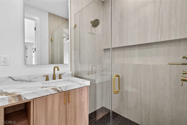 $725,000 | 13 Northwest 35th Place, Cape Coral, FL 33993