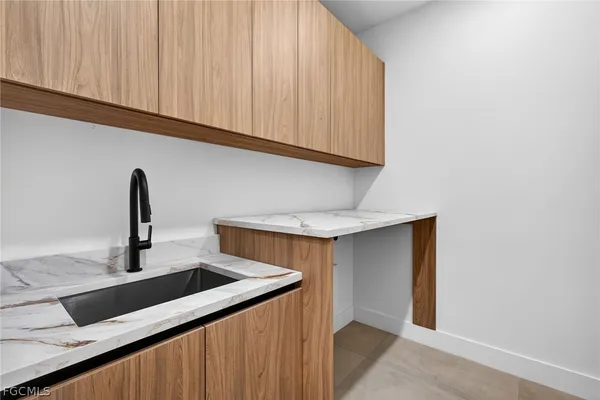 $725,000 | 13 Northwest 35th Place, Cape Coral, FL 33993