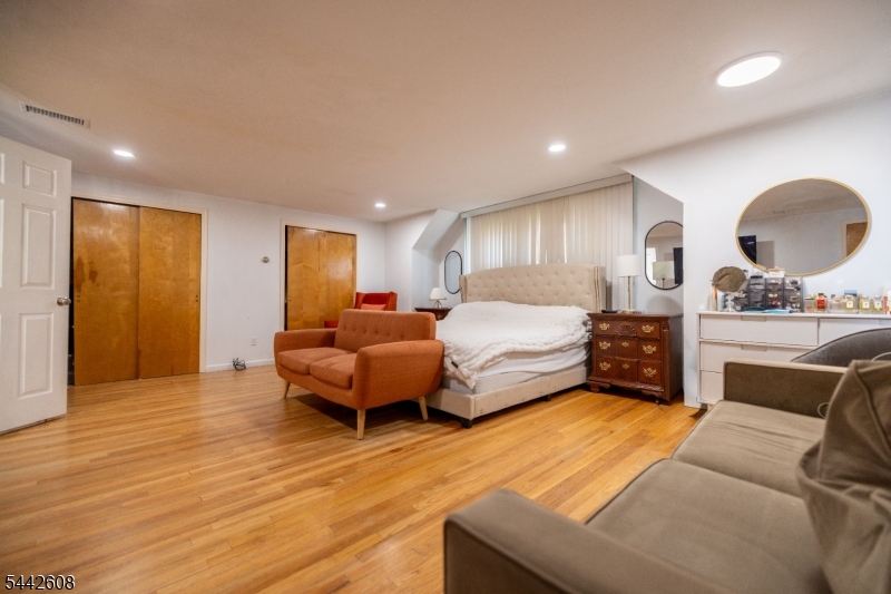 1758 Kenneth Avenue Union, NJ 07083 - Photo 20 of 34