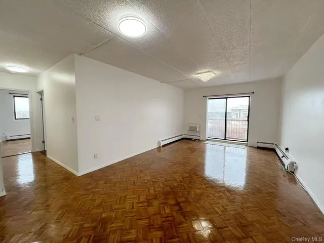 $588,000 | 54-09 108th Street, Unit 6A | South Corona