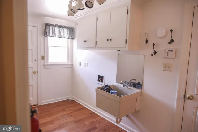 a view of empty room with windows