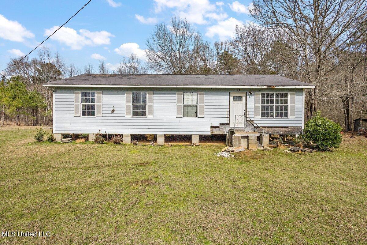 1166 Mt Pilgrim Road Camden, MS 39045 - Photo 1 of 15 3HTP6651