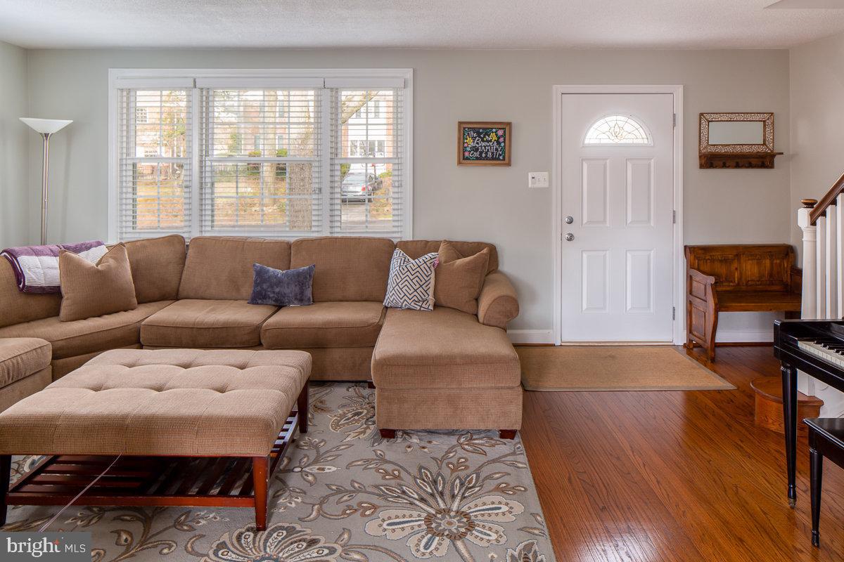 1522 Brookhaven Road Wynnewood, PA 19096 - Photo 3 of 26 Living Room