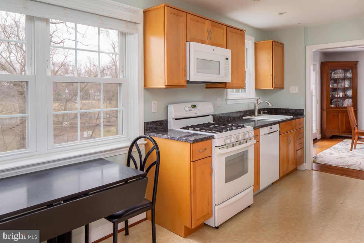 1522 Brookhaven Road Wynnewood, PA 19096 - Photo 9 of 26 Kitchen with Breakfast Area