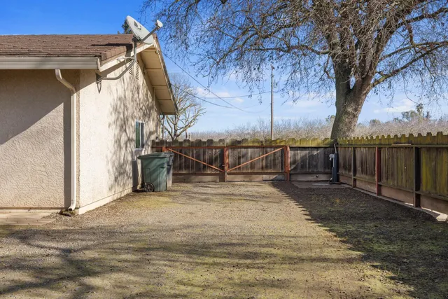 $995,000 | 24836 Arthur Road, Escalon, CA 95320