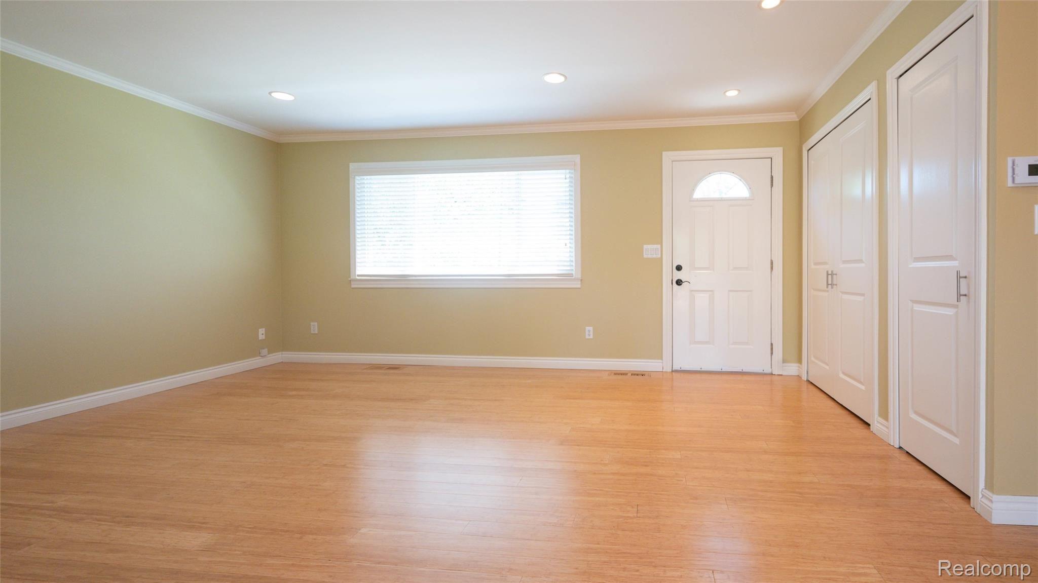 3317 McClure Road Troy, MI 48084 - Photo 16 of 50 016_38 - Copy.jpg