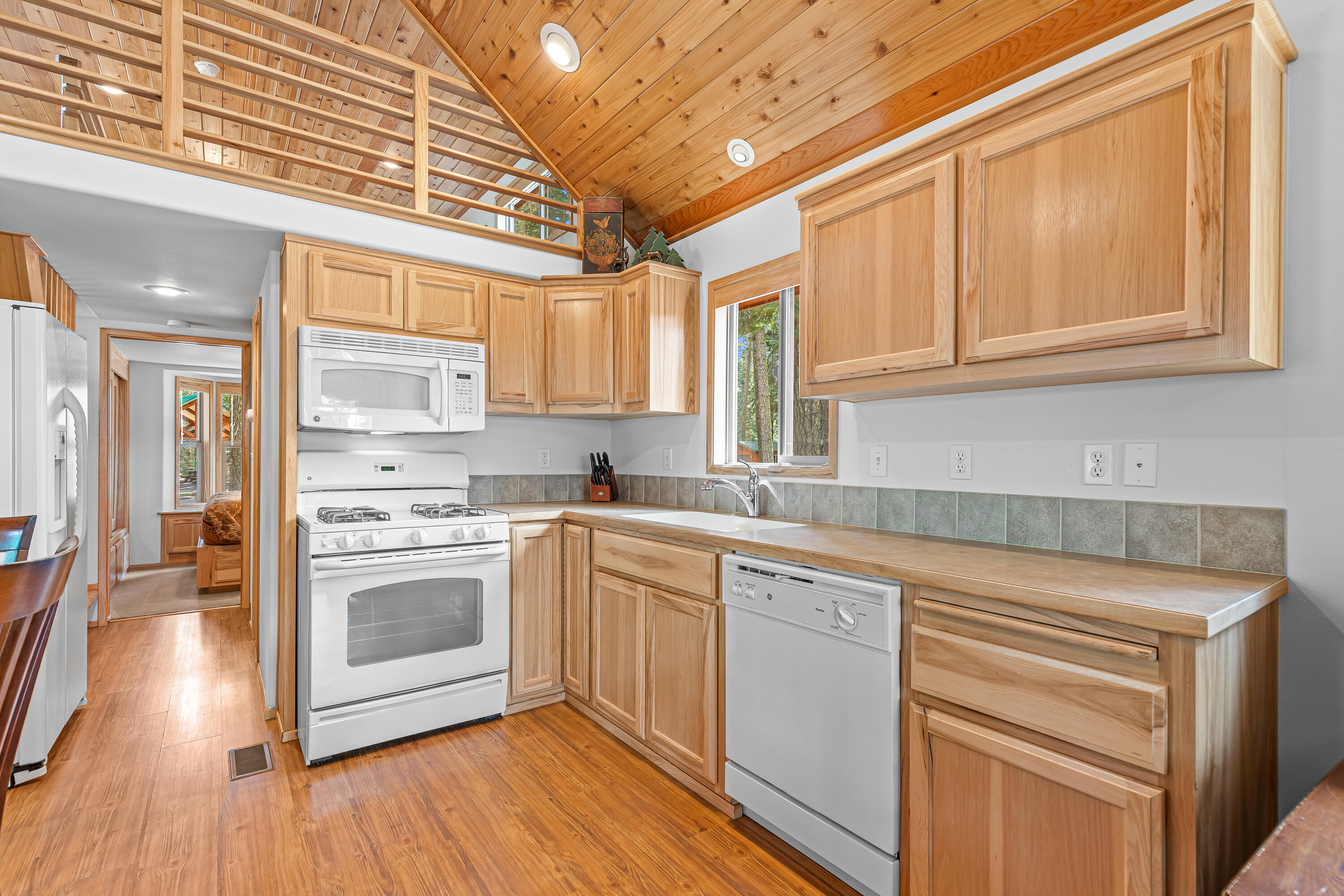 7979 Hyatt Prairie Road, Unit 41 Ashland, OR 97520 - Photo 10 of 23 7979 Hyatt Prairie Rd 41, Ashland, OR