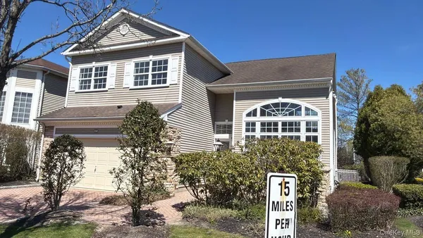 $1,049,950 | 177 Hamlet Drive, Mount Sinai, NY 11766