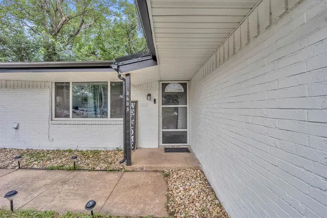 $285,000 | 2605 Himes Street, Irving, TX 75060