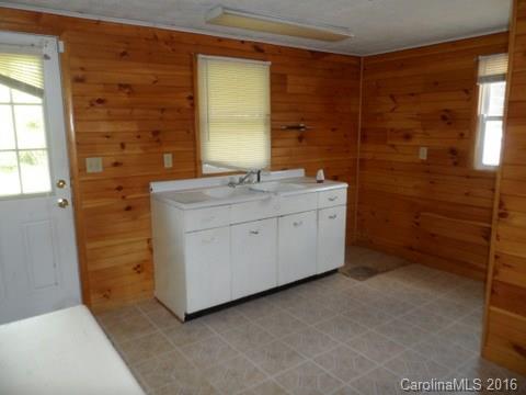 697 Holtzclaw Road Canton, NC 28716 - Photo 6 of 10