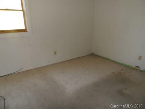 697 Holtzclaw Road Canton, NC 28716 - Photo 8 of 10