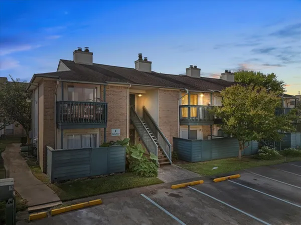 $115,000 | 250 El Dorado Boulevard, Unit 144, Webster, TX 77598