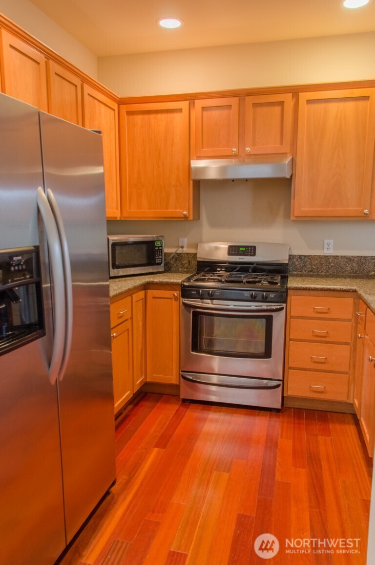 24036 39th Lane Southeast Bothell, WA 98021 - Photo 9 of 33 Gallery Image 9
