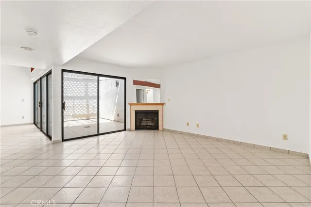 $303,600 | 43334 32nd Street West, Unit 17, Lancaster, CA 93536