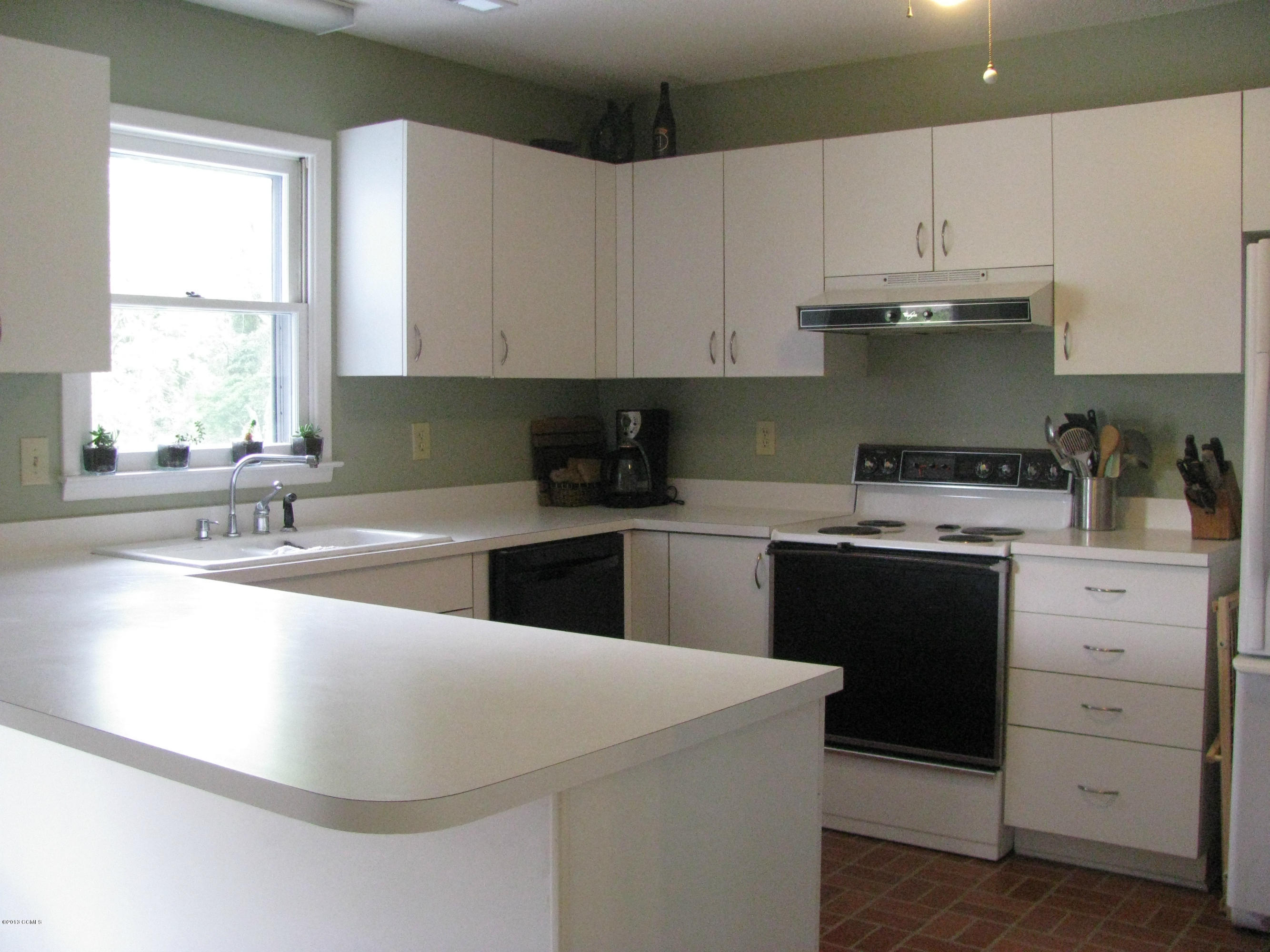 170 Copeland Road Beaufort, NC 28516 - Photo 4 of 21 KITCHEN AREA VIEW