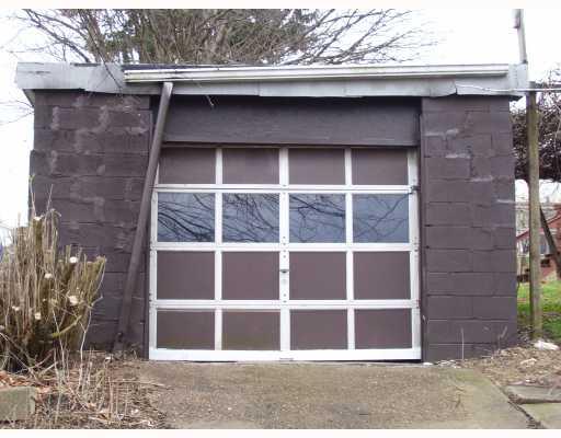 86 Oak Street Rillton, PA 15678 - Photo 3 of 8 Parking Lot/Garage.