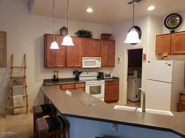 $1,995 | 10138 East Legend Trail, Gold Canyon, AZ 85118