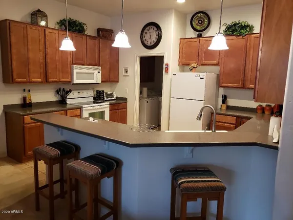 $1,995 | 10138 East Legend Trail, Gold Canyon, AZ 85118