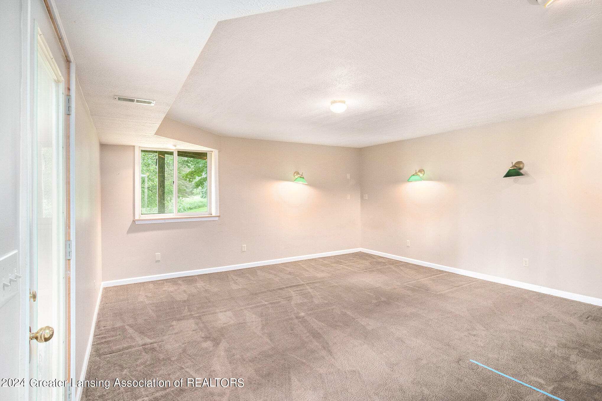 5340 Van Atta Road Okemos, MI 48864 - Photo 17 of 28 18