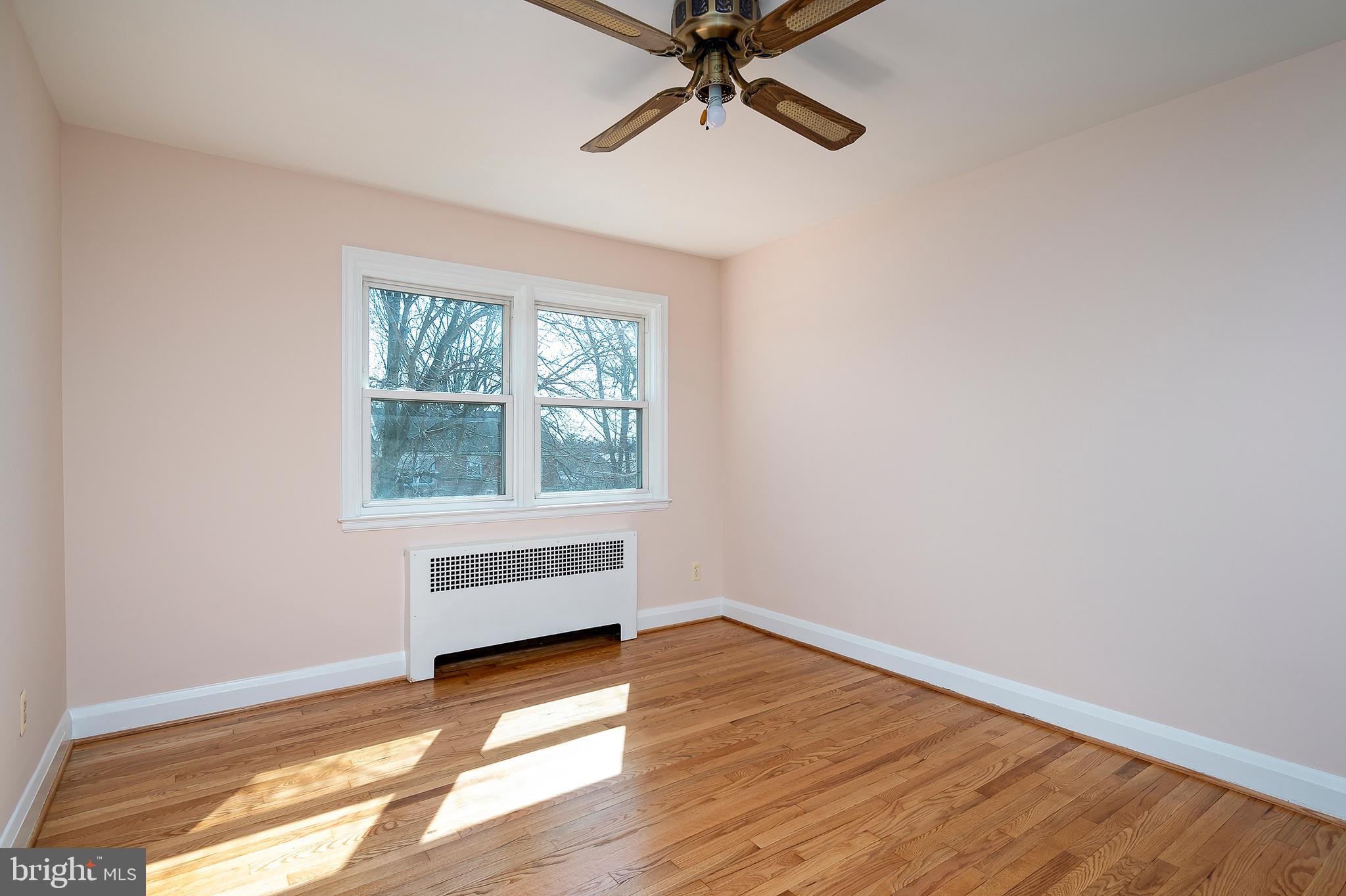 102 Westowne Road Baltimore, MD 21229 - Photo 14 of 31 Sunny & spacious Master Bedroom