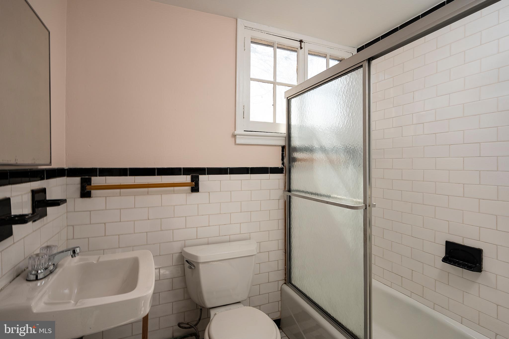 102 Westowne Road Baltimore, MD 21229 - Photo 23 of 31 2nd Full bathroom in the basement