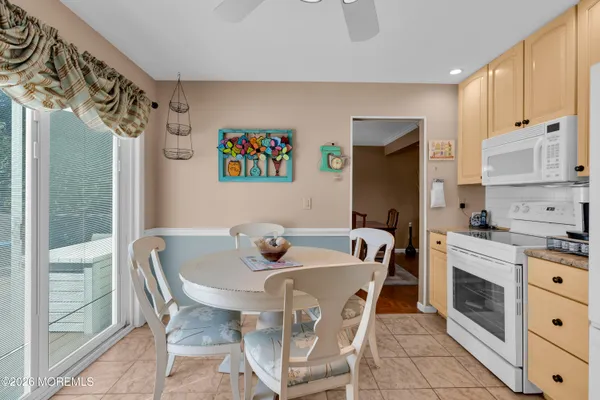 $725,000 | 17 Devon Drive, Manalapan, NJ 07726